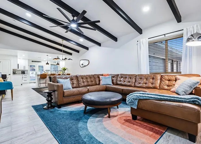 Havasu Fun Pool Pooltable Kingbed